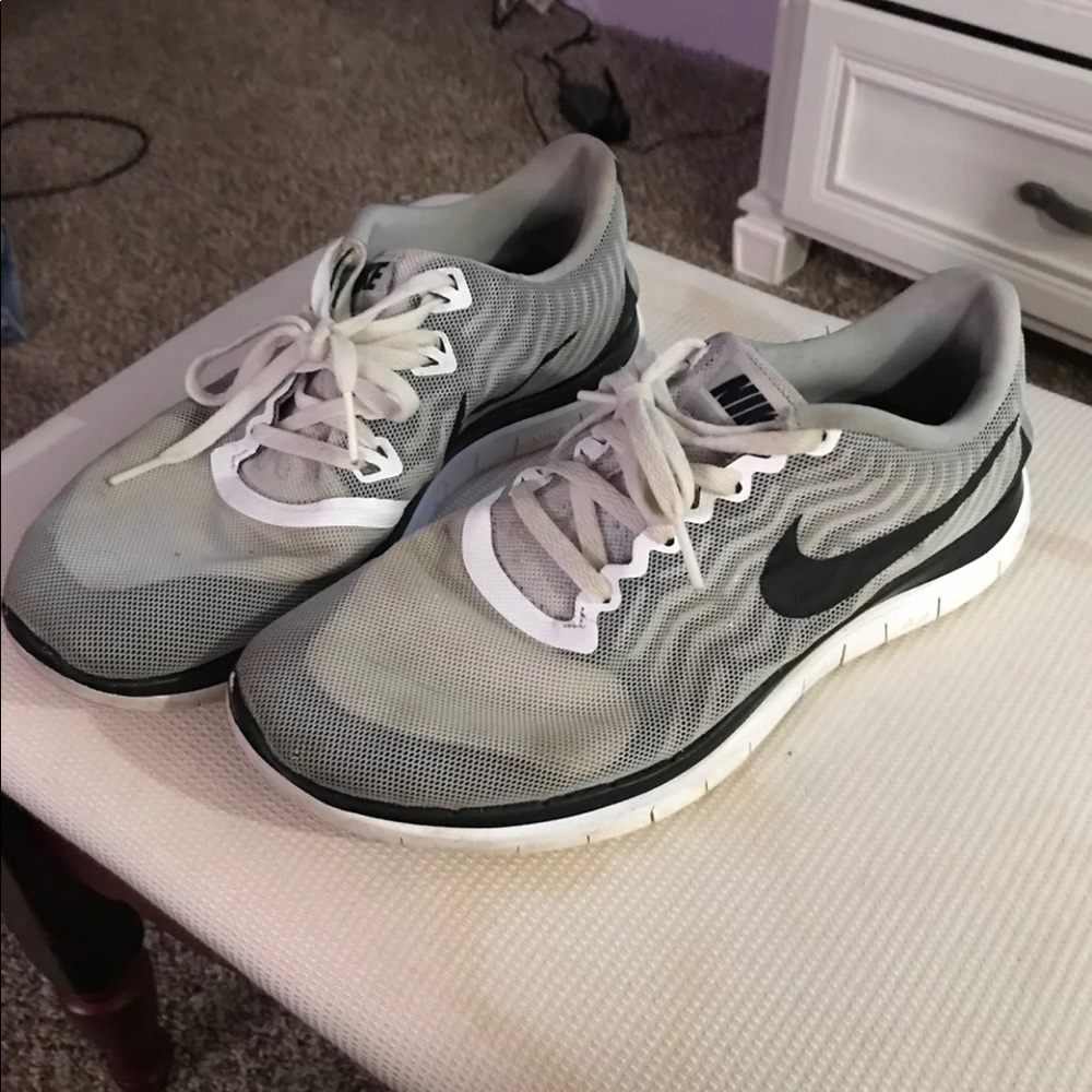 Nike free runs 4.0